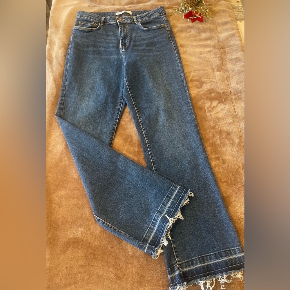 Zara Women's High Waist Jeans Size 10.